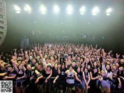 Chengdu
Letzte Nacht in Chengdu: Wunderschöne Stadt, wunderschöne Menschen, wunderschöner Abend! 
★★★
Last Night in Chengdu: Beautiful city, beautiful people, beautiful night!
