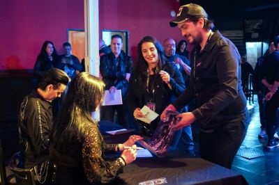 Meet and greet in Buenos Aires
Photo by medebiassi
