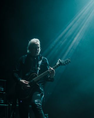 26 May, 2025  ·  Teatro Cariola, Santiago
© ☺ Miguel Fuentes O
