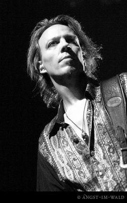 © Angst-Im-Wald
Keywords: lacrimosa,angst im wald